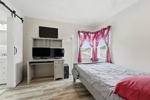 2805 Foxhall Dr E, West Palm Beach, FL 33417 - Photo 20