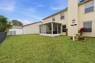 2805 Foxhall Dr E, West Palm Beach, FL 33417 - Photo 28