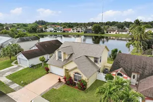 2805 Foxhall Dr E, West Palm Beach, FL 33417 - Photo 38