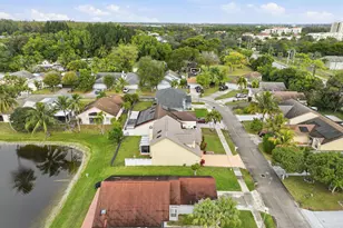 2805 Foxhall Dr E, West Palm Beach, FL 33417 - Photo 44