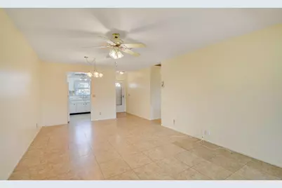 2915 Ashley Drive W #E, West Palm Beach, FL 33415 - Photo 10