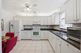 461 Holyoke Ln, Lake Worth, FL 33467 - Photo 2