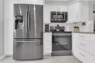 7185 Huntington Ln, Delray Beach, FL 33446 - Photo 4