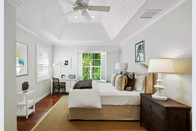 327 Arabian Road, Palm Beach, FL 33480 - Photo 14