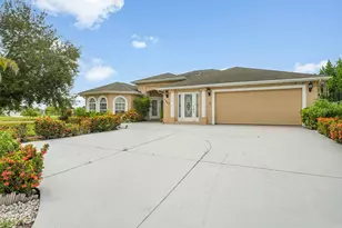 1402 SW Doe Ct, Port Saint Lucie, FL 34953 - Photo 2