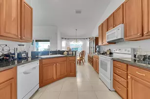 1402 SW Doe Ct, Port Saint Lucie, FL 34953 - Photo 10