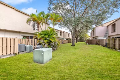 881 NW 81 Way #3, Plantation, FL 33324 - Photo 16