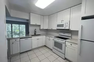 1000 NE 14th Ave, Hallandale Beach, FL 33009 - Photo 6