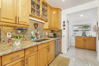 324 Pilgrim Road, West Palm Beach, FL 33405 - Photo 6