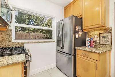 324 Pilgrim Road, West Palm Beach, FL 33405 - Photo 8