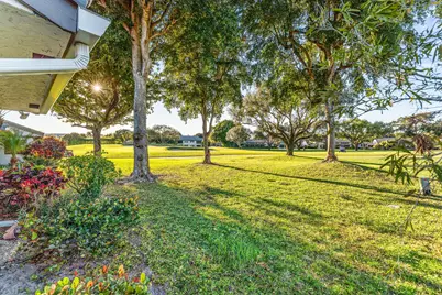 37 Clubhouse Lane, Boynton Beach, FL 33436 - Photo 34