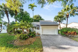 37 Clubhouse Ln, Boynton Beach, FL 33436 - Photo 1