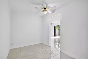 136 Woodland Rd, Palm Springs, FL 33461 - Photo 16