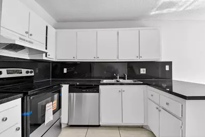 136 Woodland Road, Palm Springs, FL 33461 - Photo 12