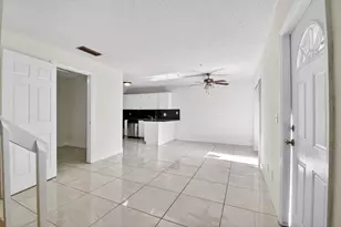 136 Woodland Rd, Lake Worth Beach, FL 33461 - Photo 6