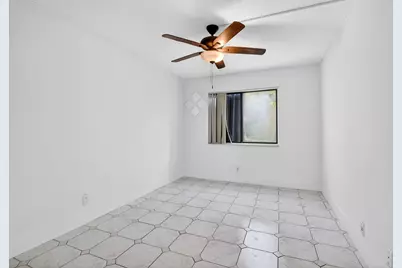 136 Woodland Road, Palm Springs, FL 33461 - Photo 32