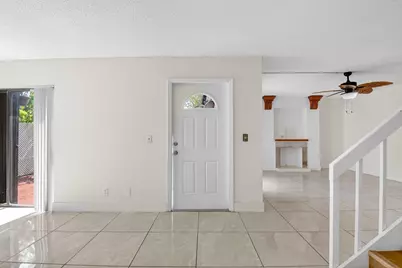 136 Woodland Road, Palm Springs, FL 33461 - Photo 4