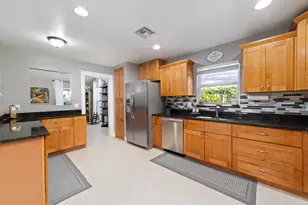 1045 Raintree Ln, Wellington, FL 33414 - Photo 10