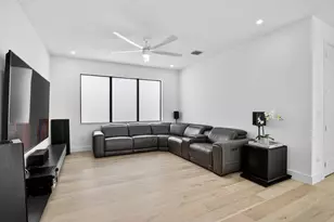 8366 Essex Country Clb Dr, Boca Raton, FL 33434 - Photo 32