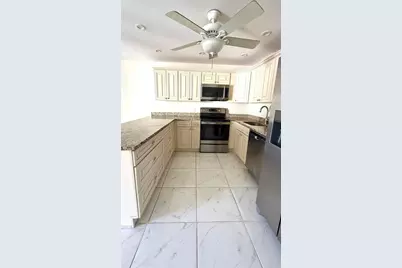 42 Sussex B, West Palm Beach, FL 33417 - Photo 4