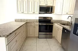 42 Sussex B, West Palm Beach, FL 33417 - Photo 4