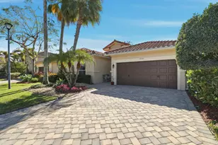 10684 Ivanhoe Ln, Wellington, FL 33414 - Photo 4