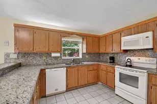 6730 Starkeys Pl, Lake Worth, FL 33467 - Photo 12