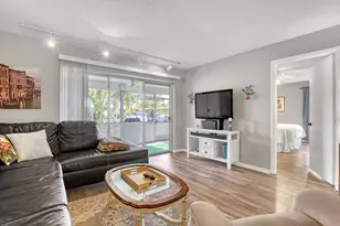 553 Covered Bridge Blvd, Lake Worth, FL 33467 - Photo 10