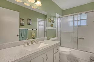 553 Covered Bridge Blvd, Lake Worth, FL 33467 - Photo 12