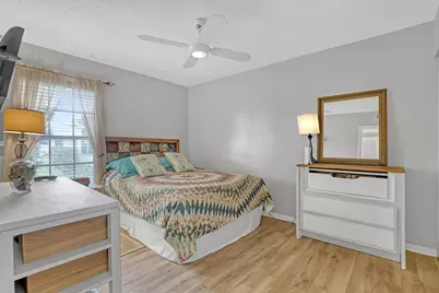 553 Covered Bridge Boulevard, Lake Worth, FL 33467 - Photo 10