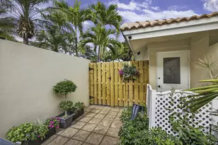 301 Old Meadow Way, Palm Beach Gardens, FL 33418 - Photo 8