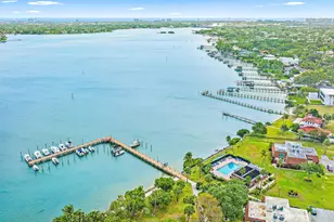 825 Center St, Jupiter, FL 33458 - Photo 2