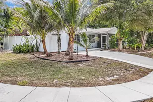 702 Sunset Dr, Lake Worth Beach, FL 33461 - Photo 2