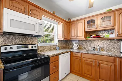 545 Flagler Boulevard, West Palm Beach, FL 33403 - Photo 8