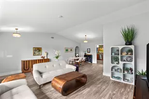 2033 SE Allamanda Dr, Port Saint Lucie, FL 34952 - Photo 4