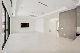 261 NW 8th St, Boca Raton, FL 33432 - Photo 12