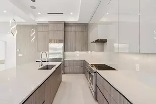 261 NW 8th St, Boca Raton, FL 33432 - Photo 6