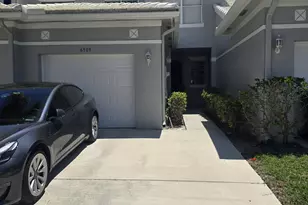 6909 Blue Skies Dr, Lake Worth, FL 33463 - Photo 2