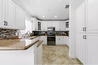 340 Hammocks Trail, Greenacres, FL 33413 - Photo 10