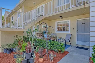 204 Palm Beach Trace Dr, Royal Palm Beach, FL 33411 - Photo 2