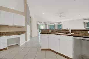 6151 Hook Ln, Boynton Beach, FL 33437 - Photo 14