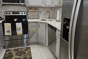 105 Lake Pine Cir, Greenacres, FL 33463 - Photo 6