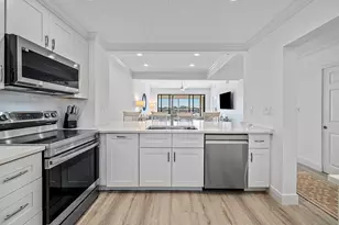 944 Oak Harbour Dr, North Palm Beach, FL 33408 - Photo 2