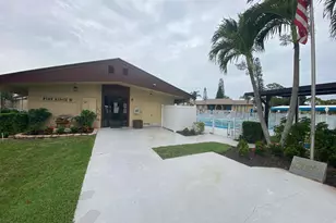 338 Pine Ridge Cir, Greenacres, FL 33463 - Photo 42