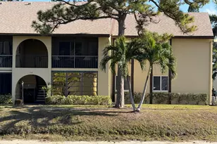 338 Pine Ridge Cir, Greenacres, FL 33463 - Photo 2
