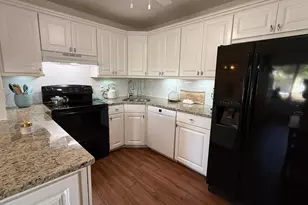 338 Pine Ridge Cir, Greenacres, FL 33463 - Photo 20