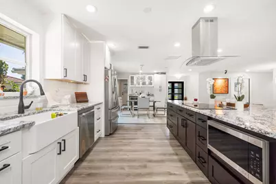 2831 SE Fairway W, Stuart, FL 34997 - Photo 10