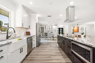 2831 SE Fairway W, Stuart, FL 34997 - Photo 10