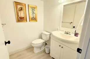 705 Lori Dr, Palm Springs, FL 33461 - Photo 10