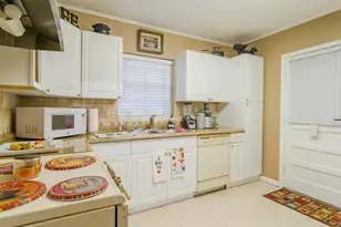 10693 N Military Trl, Palm Beach Gardens, FL 33410 - Photo 10